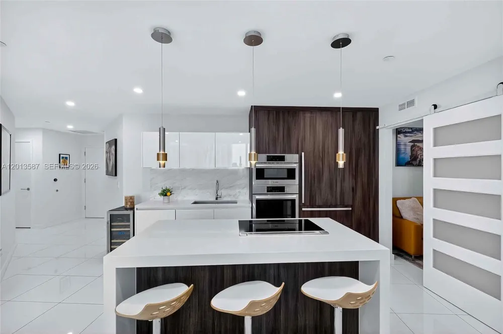 851 NE 1st Ave #1603 Miami, FL 33132
