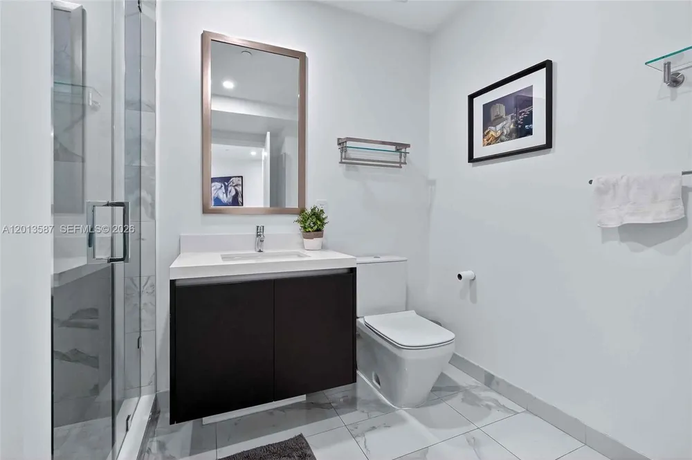 851 NE 1st Ave #1603 Miami, FL 33132