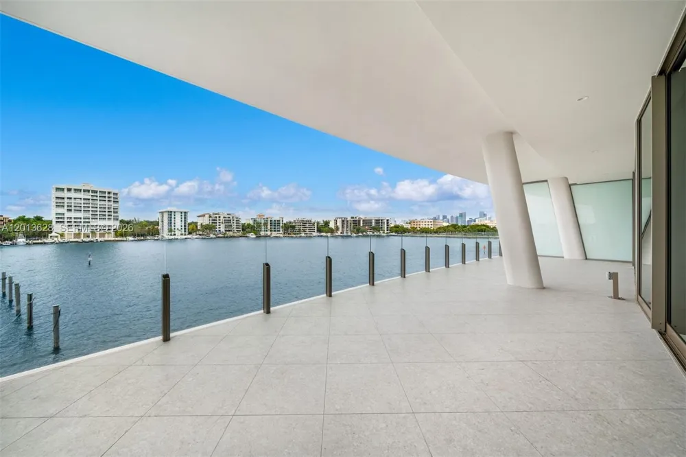 5 Grove Isle Dr #S302 Coconut Grove, FL 33133