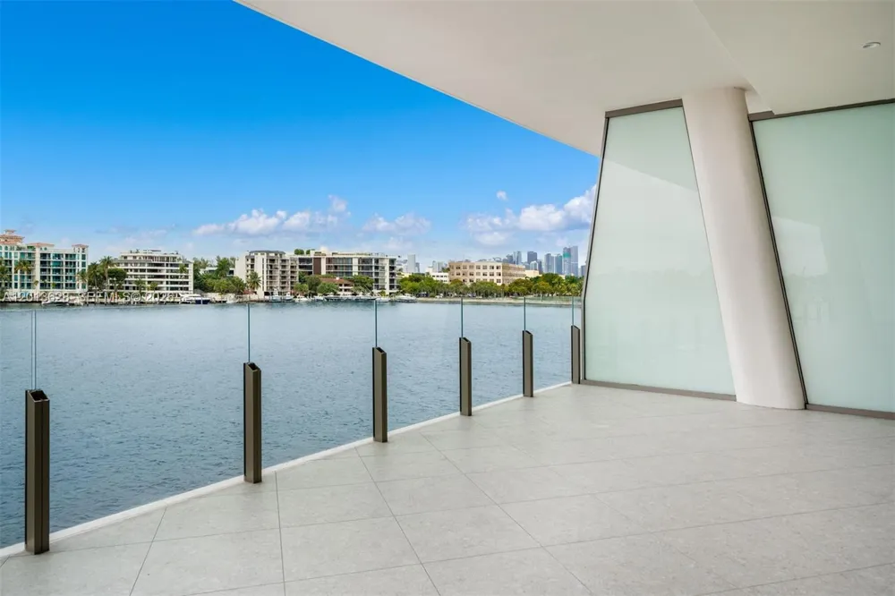 5 Grove Isle Dr #S302 Coconut Grove, FL 33133