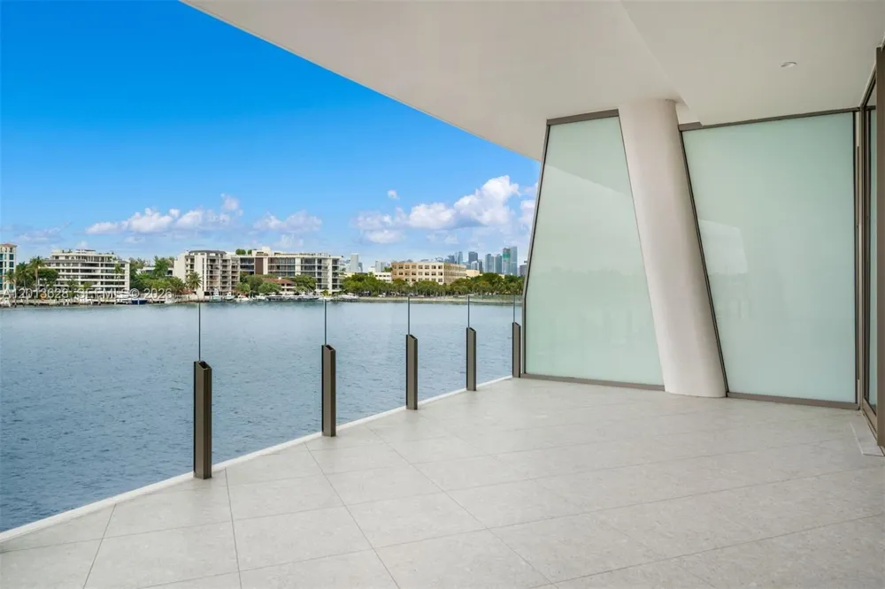 5 Grove Isle Dr #S302 Coconut Grove, FL 33133