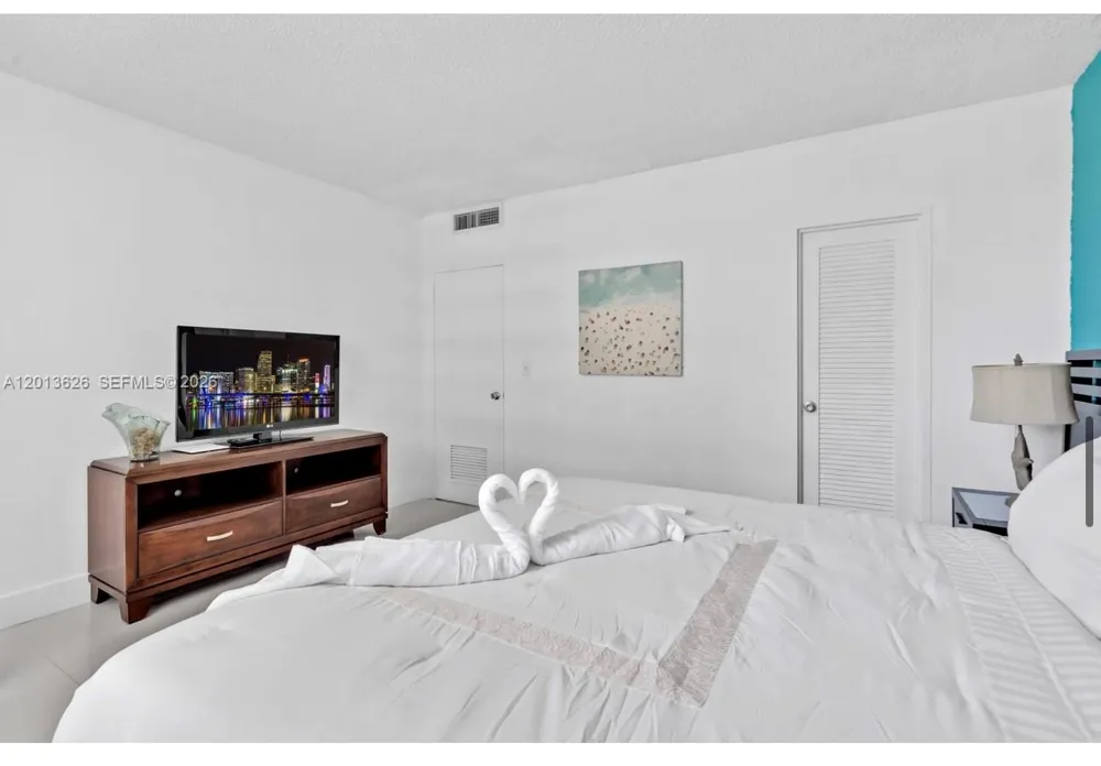 4001 S Ocean Dr #7B Hollywood, FL 33019