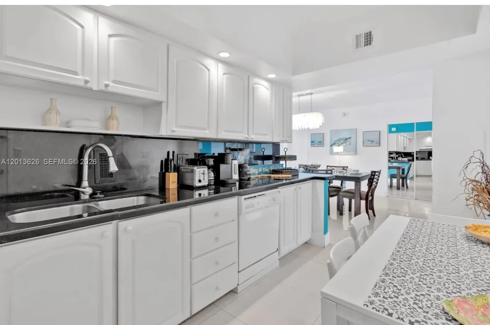 4001 S Ocean Dr #7B Hollywood, FL 33019