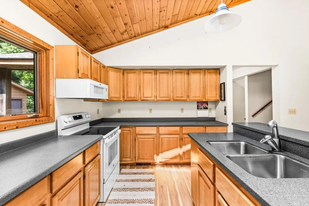 38 Sawmill Lane Lutsen, MN 55612