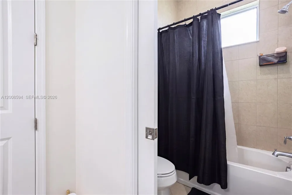 5850 Whippoorwill Cir Westlake, FL 33470