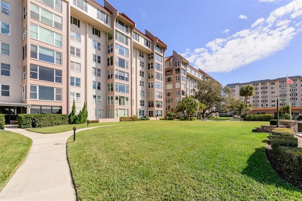 632 EDGEWATER DRIVE #139 Dunedin, FL 34698
