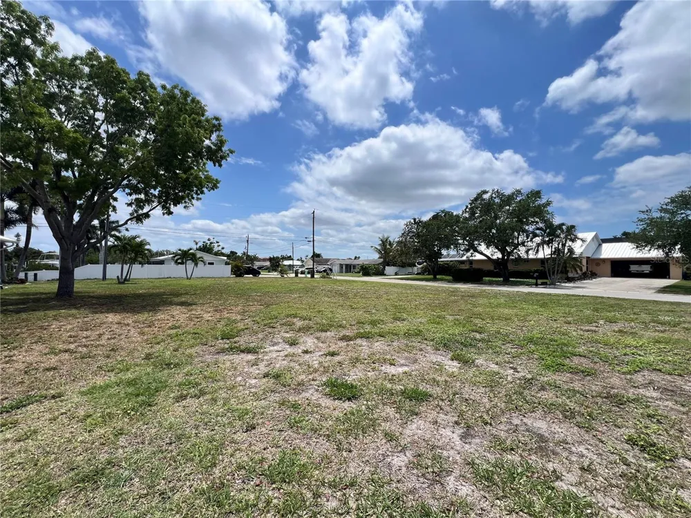2213 10TH STREET W Palmetto, FL 34221
