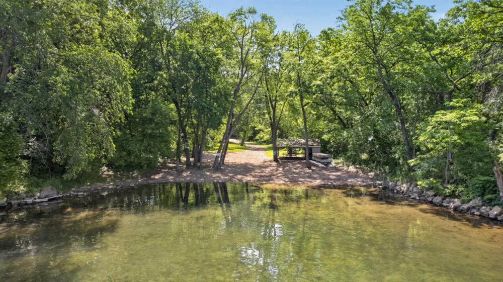 39568 569th Street Zumbro Falls, MN 55991