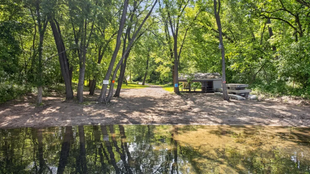 39568 569th Street Zumbro Falls, MN 55991