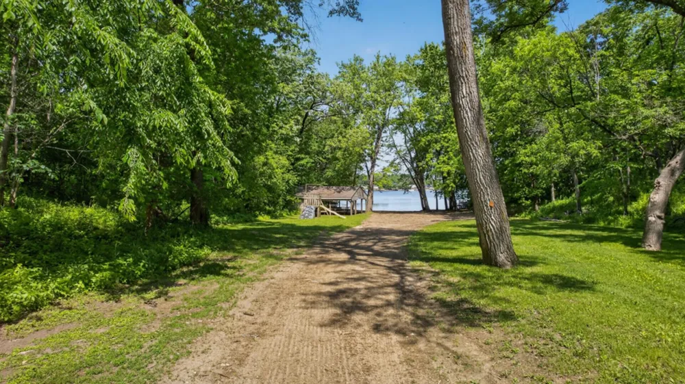 39568 569th Street Zumbro Falls, MN 55991