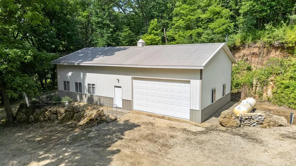 39568 569th Street Zumbro Falls, MN 55991