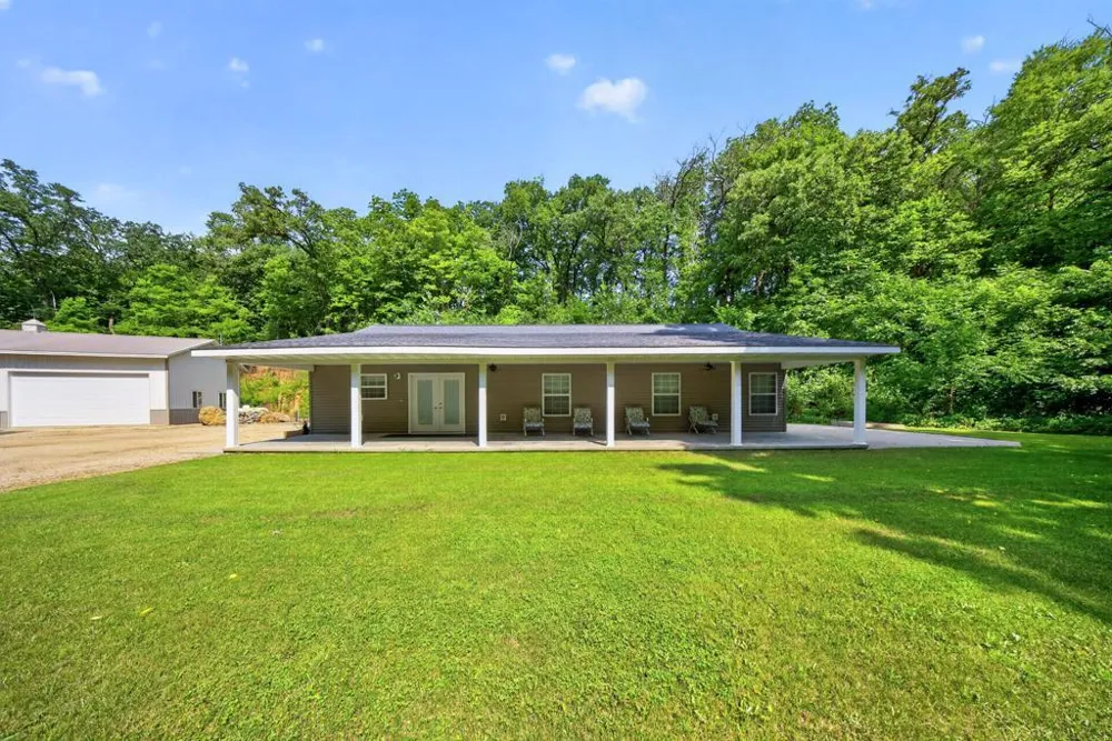 39568 569th Street Zumbro Falls, MN 55991