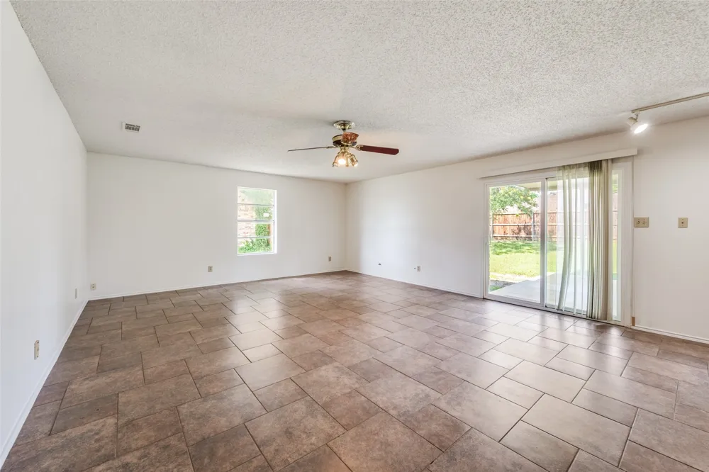 7105 Hanging Cliff Place North Richland Hills, TX 76182