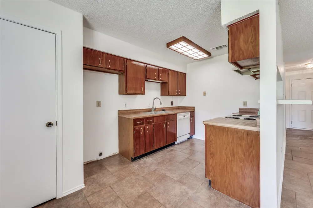 7105 Hanging Cliff Place North Richland Hills, TX 76182