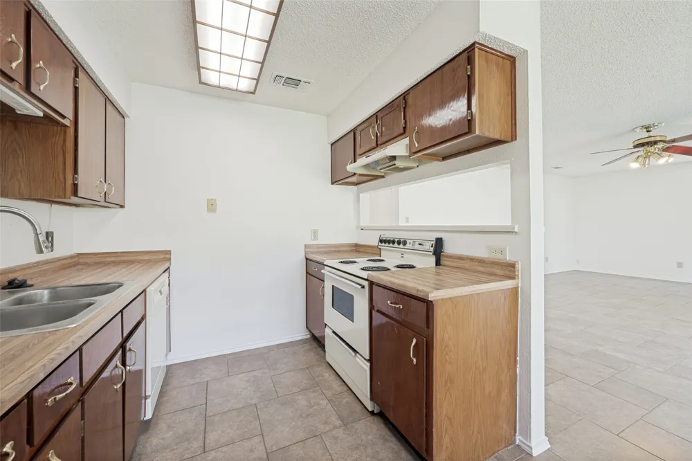 7105 Hanging Cliff Place North Richland Hills, TX 76182
