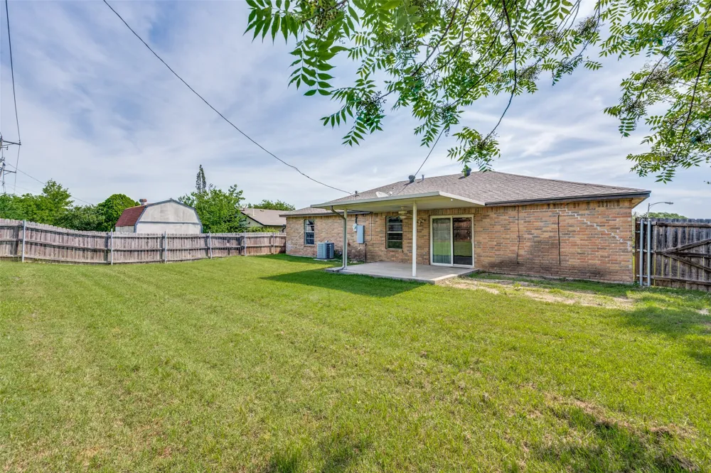 7105 Hanging Cliff Place North Richland Hills, TX 76182