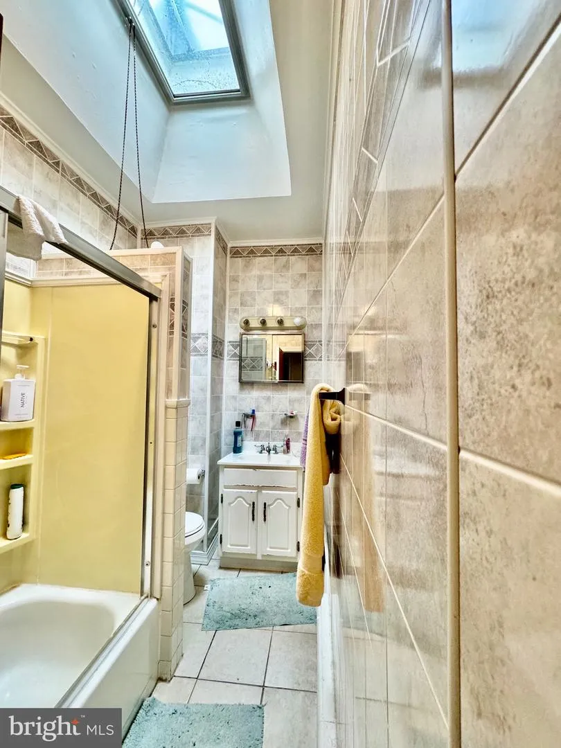 5033 16TH STREET Philadelphia, PA 19141