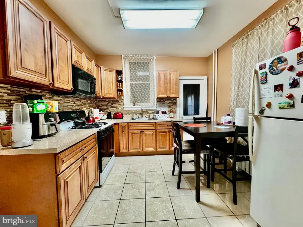 5033 16TH STREET Philadelphia, PA 19141