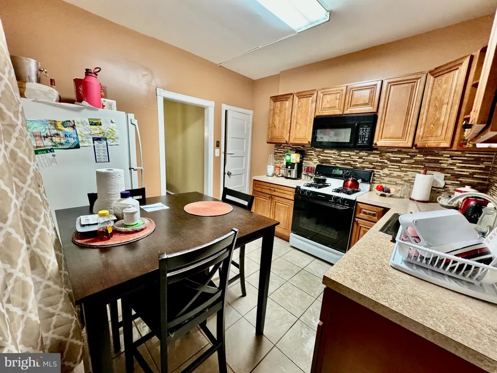 5033 16TH STREET Philadelphia, PA 19141