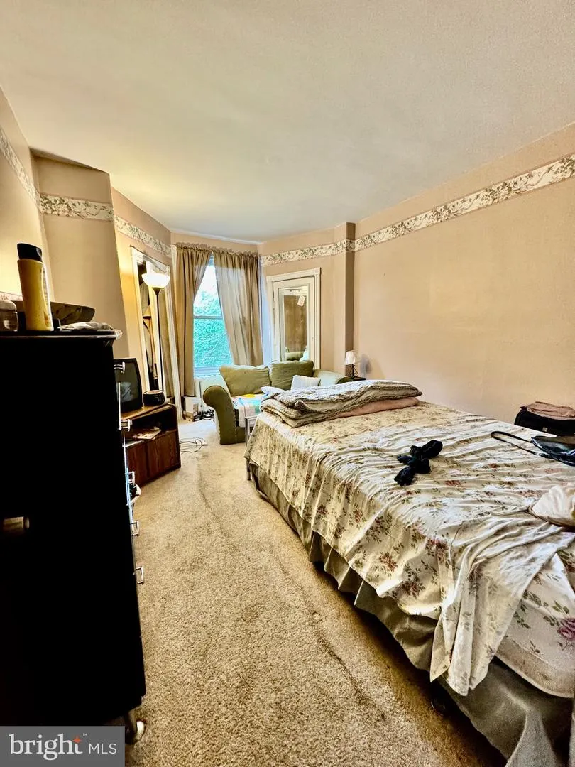 5033 16TH STREET Philadelphia, PA 19141