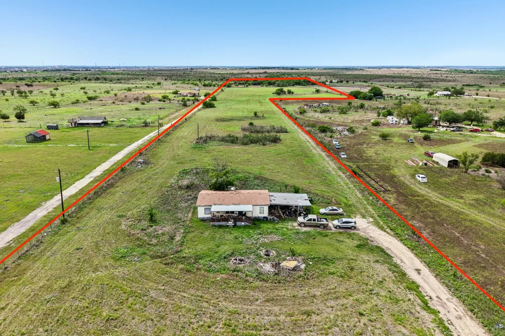 14204 Graef Road Creedmoor, TX 78610