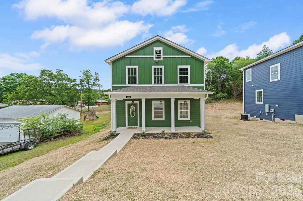 908 Dewey Street Badin, NC 28009