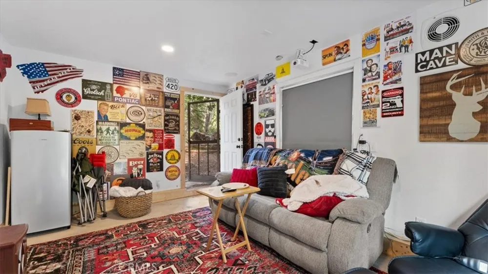6231 Merry Clipper Mills, CA 95930