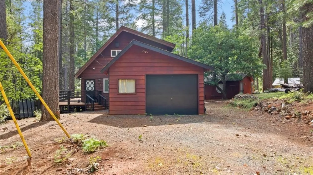 6231 Merry Clipper Mills, CA 95930