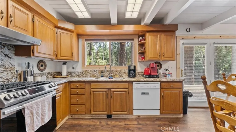 6231 Merry Clipper Mills, CA 95930