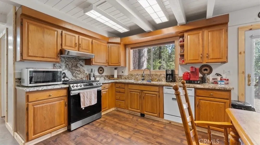 6231 Merry Clipper Mills, CA 95930