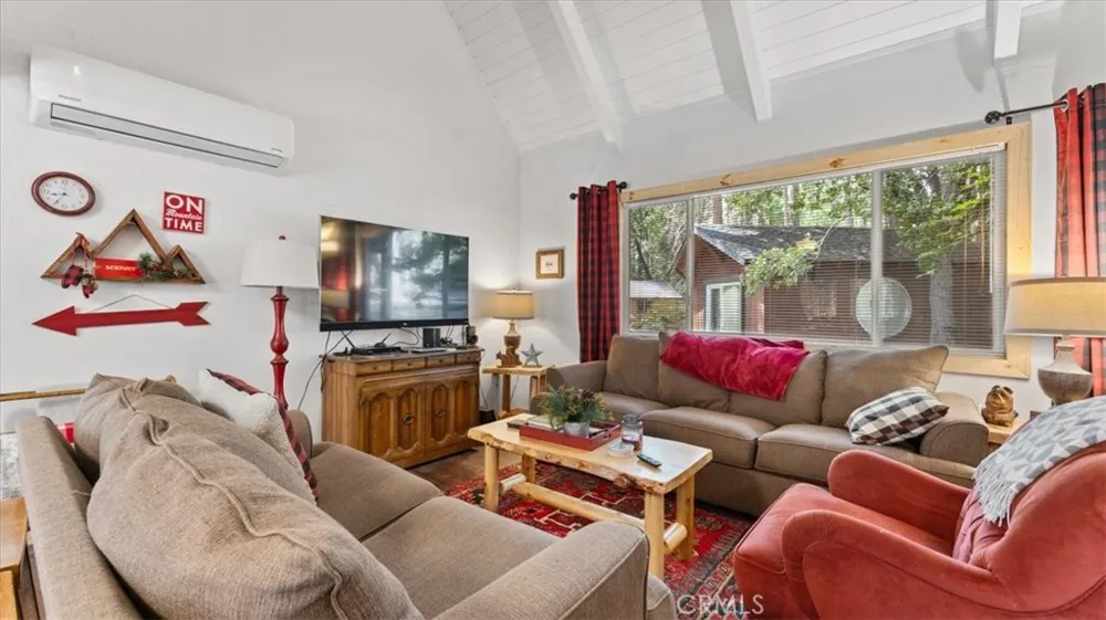 6231 Merry Clipper Mills, CA 95930