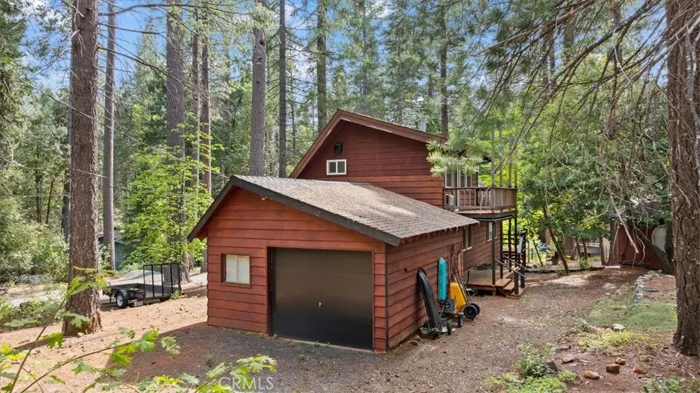 6231 Merry Clipper Mills, CA 95930