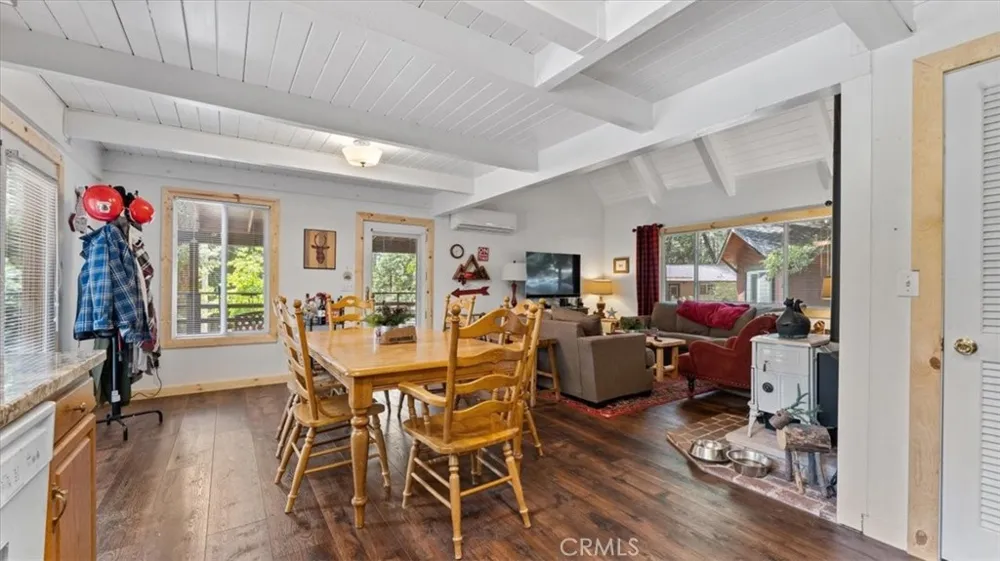 6231 Merry Clipper Mills, CA 95930