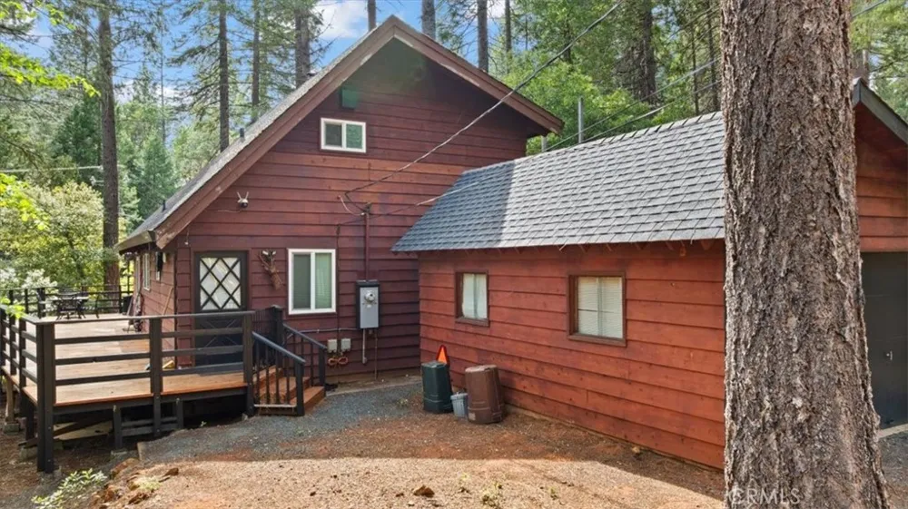6231 Merry Clipper Mills, CA 95930
