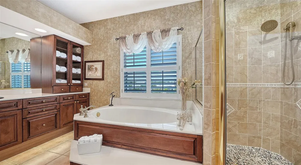 3040 GULF OF MEXICO DRIVE #3 Longboat Key, FL 34228
