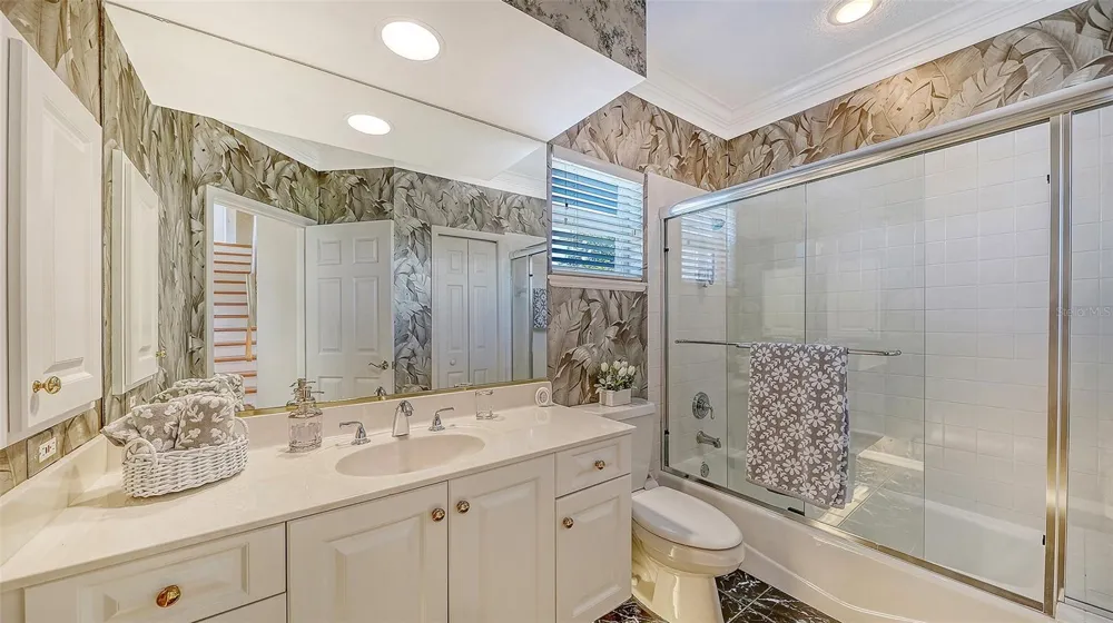 3040 GULF OF MEXICO DRIVE #3 Longboat Key, FL 34228