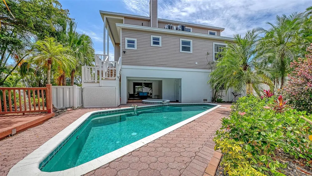 3040 GULF OF MEXICO DRIVE #3 Longboat Key, FL 34228