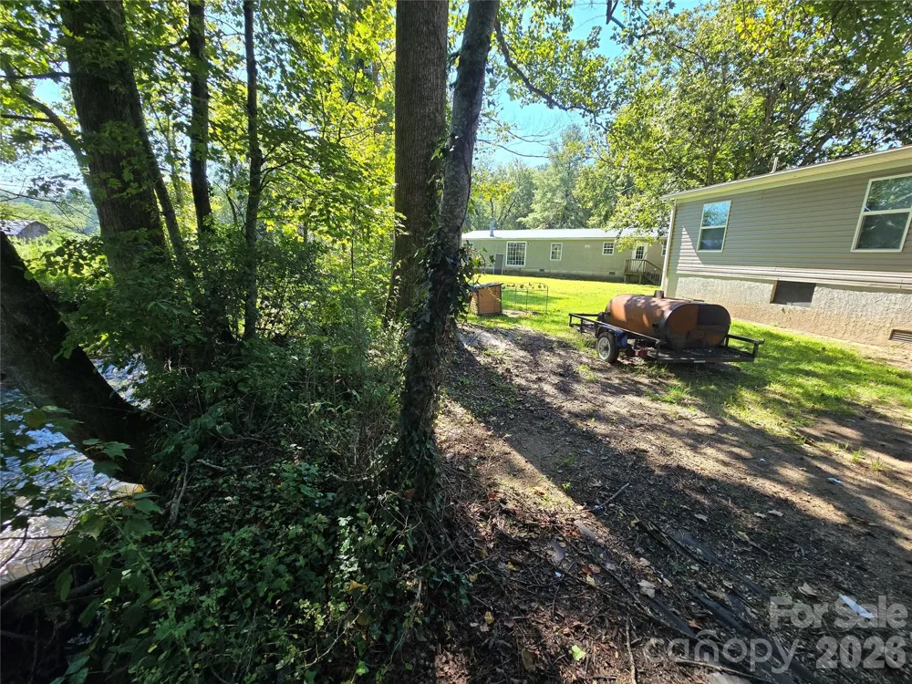 221 Turkey Pen Gap Road Horse Shoe, NC 28742