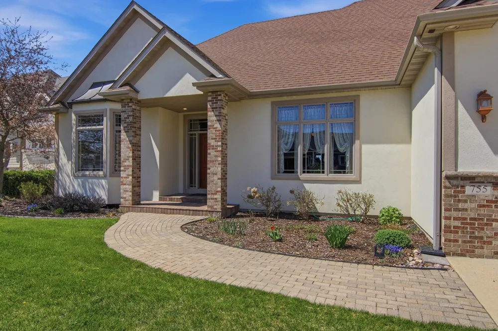 755 Somerby Parkway NE Byron, MN 55920