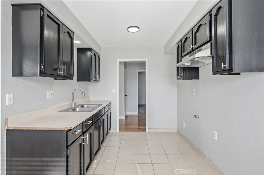 1308 E Oaks Street #D Compton, CA 90221