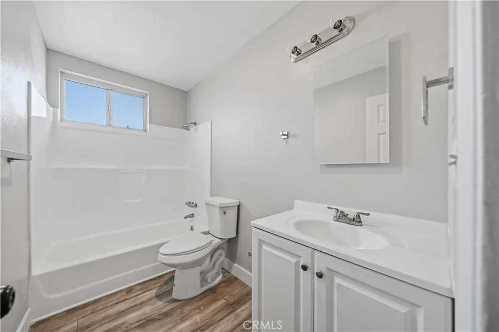 1308 E Oaks Street #D Compton, CA 90221