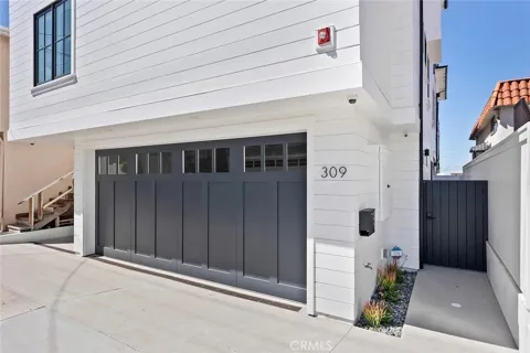 309 Crest Drive