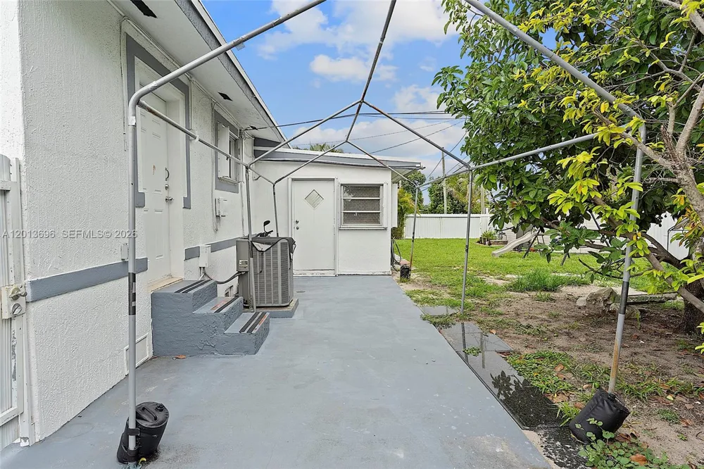17155 NW 37th Ct Miami Gardens, FL 33055