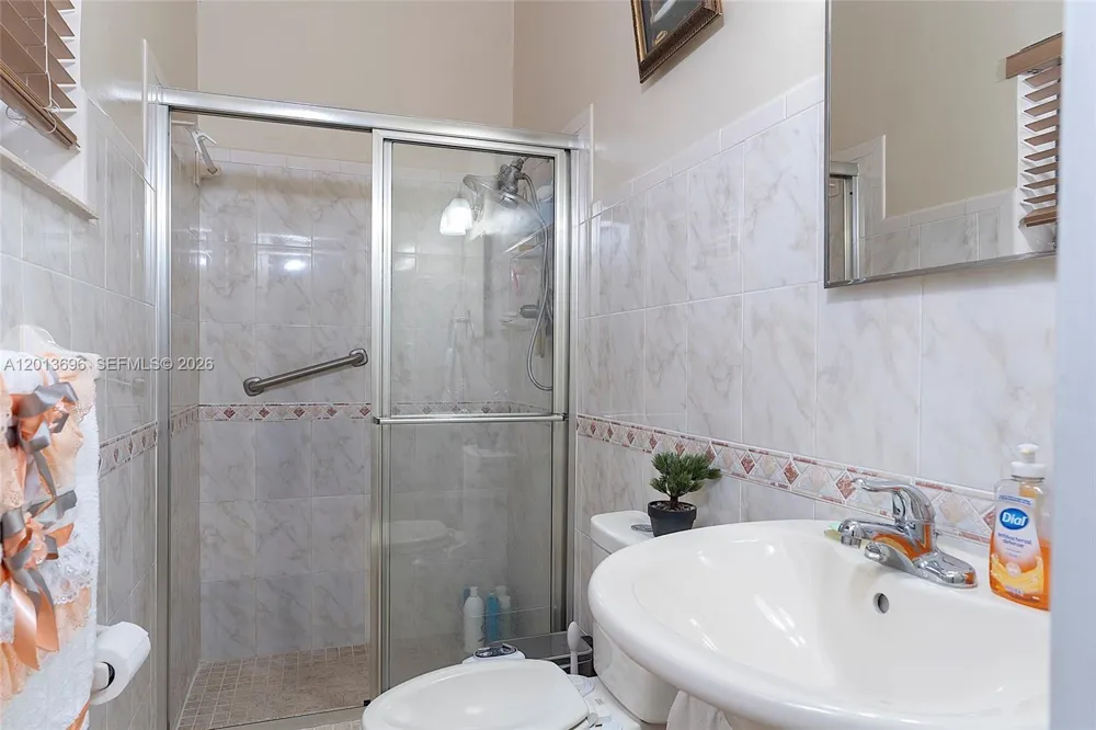 17155 NW 37th Ct Miami Gardens, FL 33055