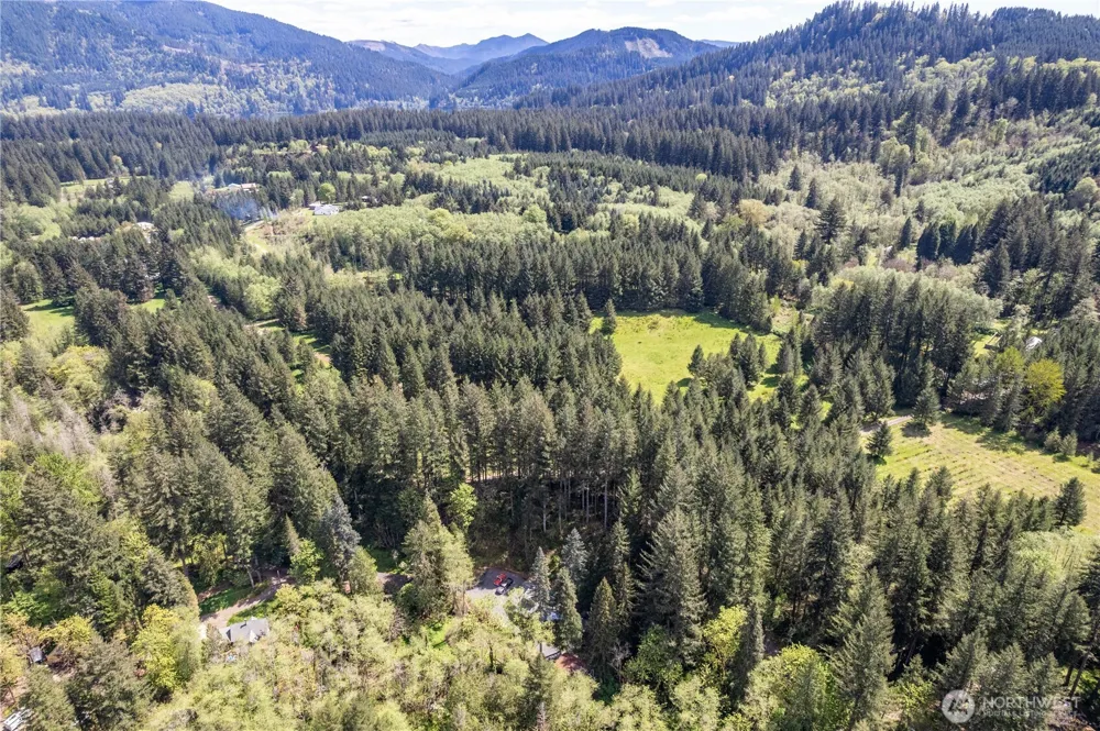 211 Sugarpine Road Ariel, WA 98603