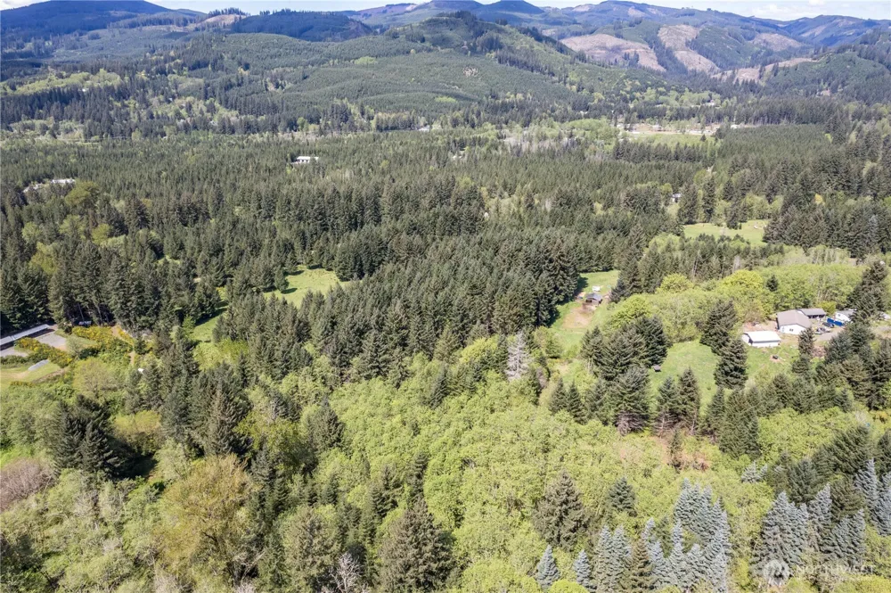 211 Sugarpine Road Ariel, WA 98603