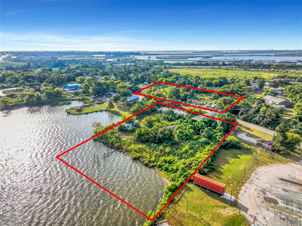 17513 River Road Channelview, TX 77530