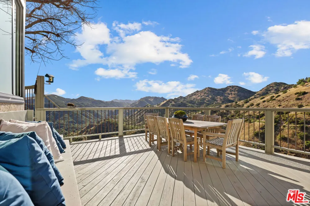 53 Saddlebow Road Bell Canyon, CA 91307