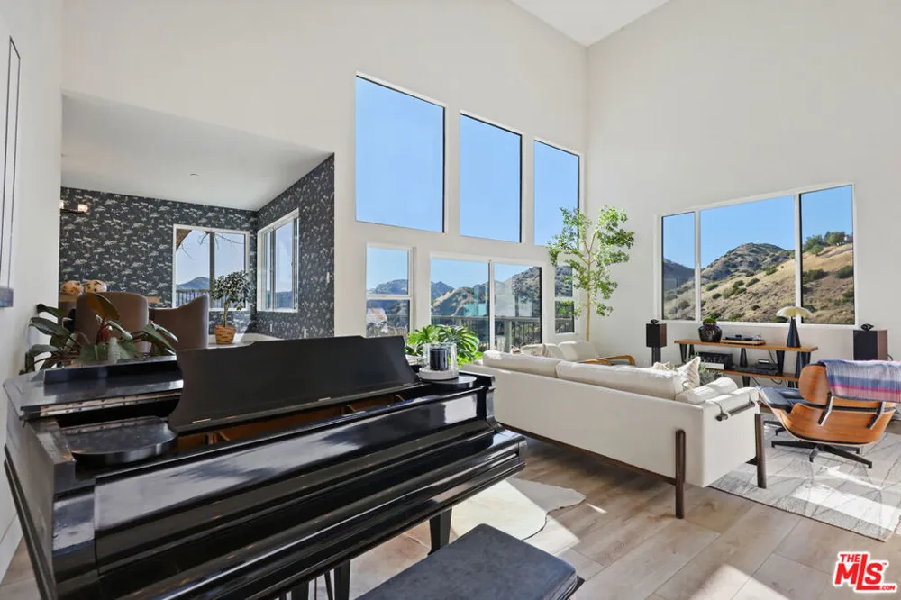53 Saddlebow Road Bell Canyon, CA 91307