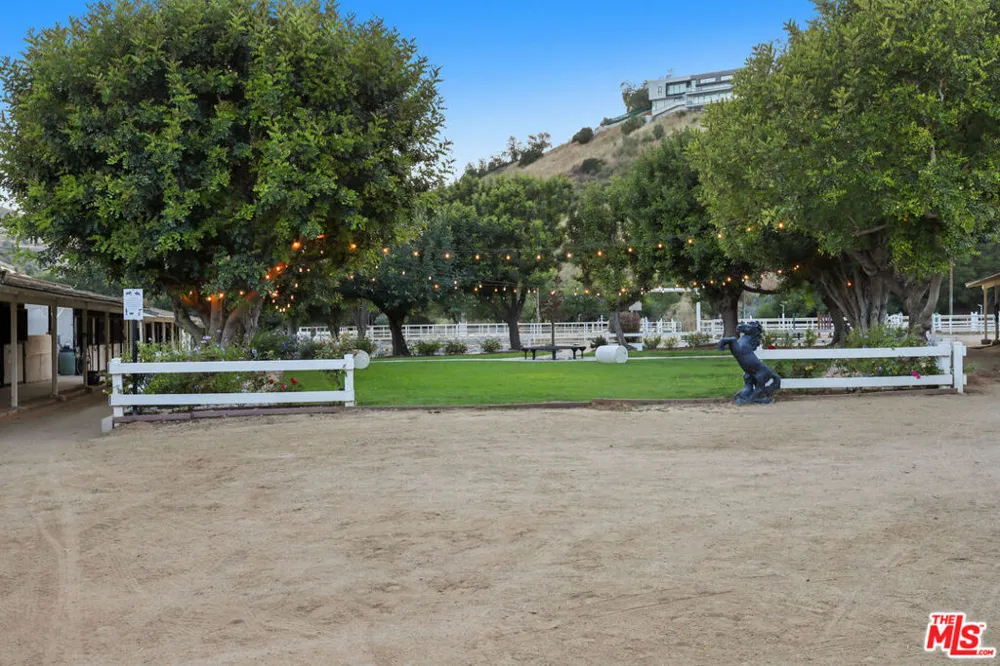 53 Saddlebow Road Bell Canyon, CA 91307